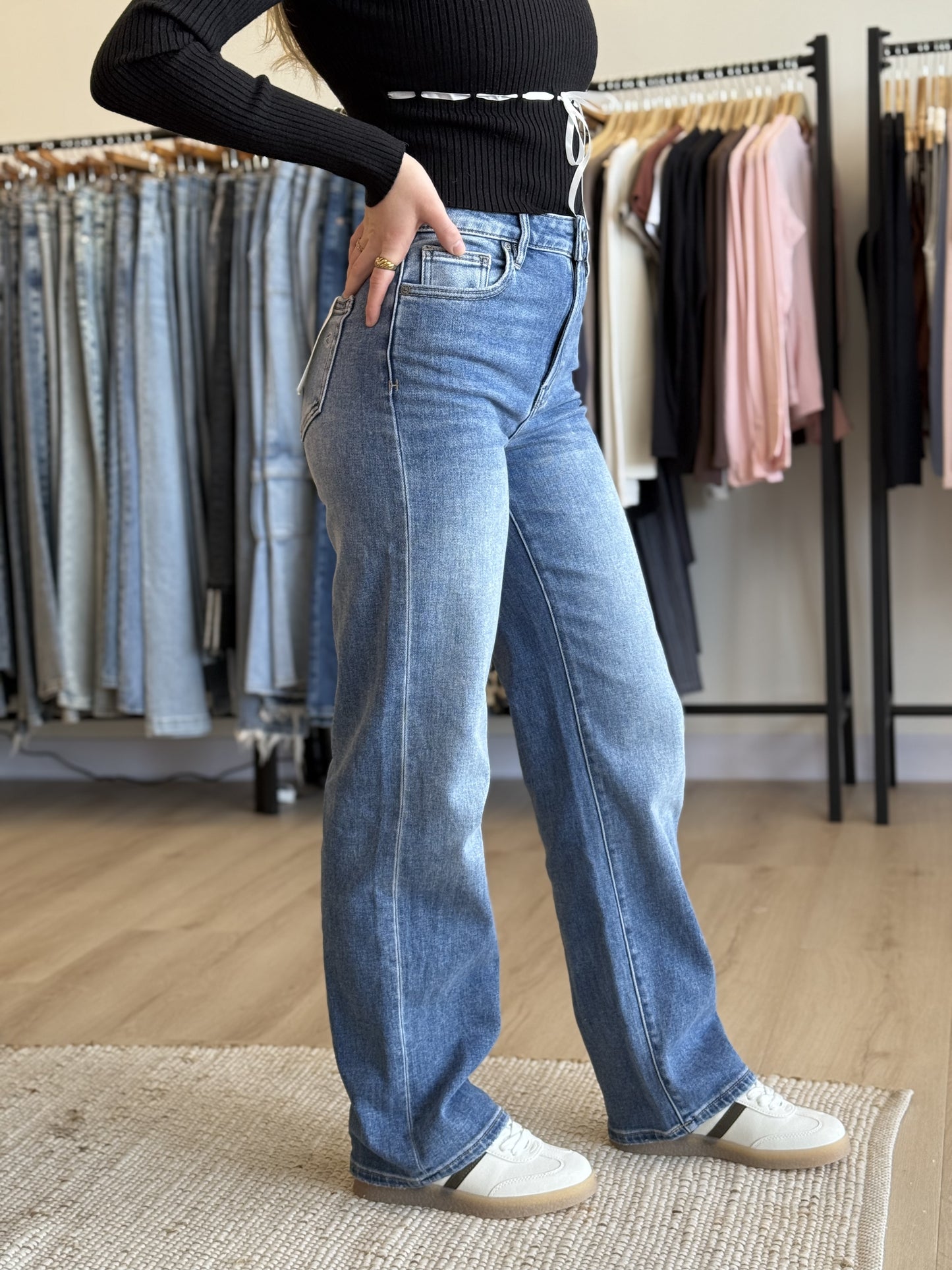 Hidden Medium Wash Stretch Straight Jeans